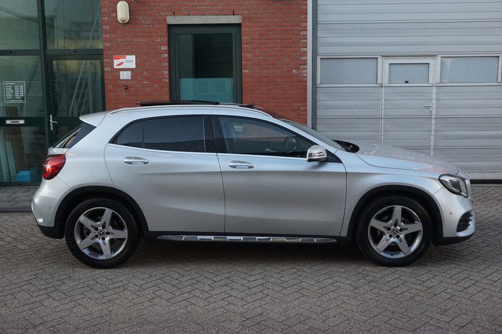 Mercedes-Benz GLA-klasse 180 Business Solution AMG, Auto's, Mercedes-Benz, Gebruikt, 4 cilinders, 715 kg, 122 pk