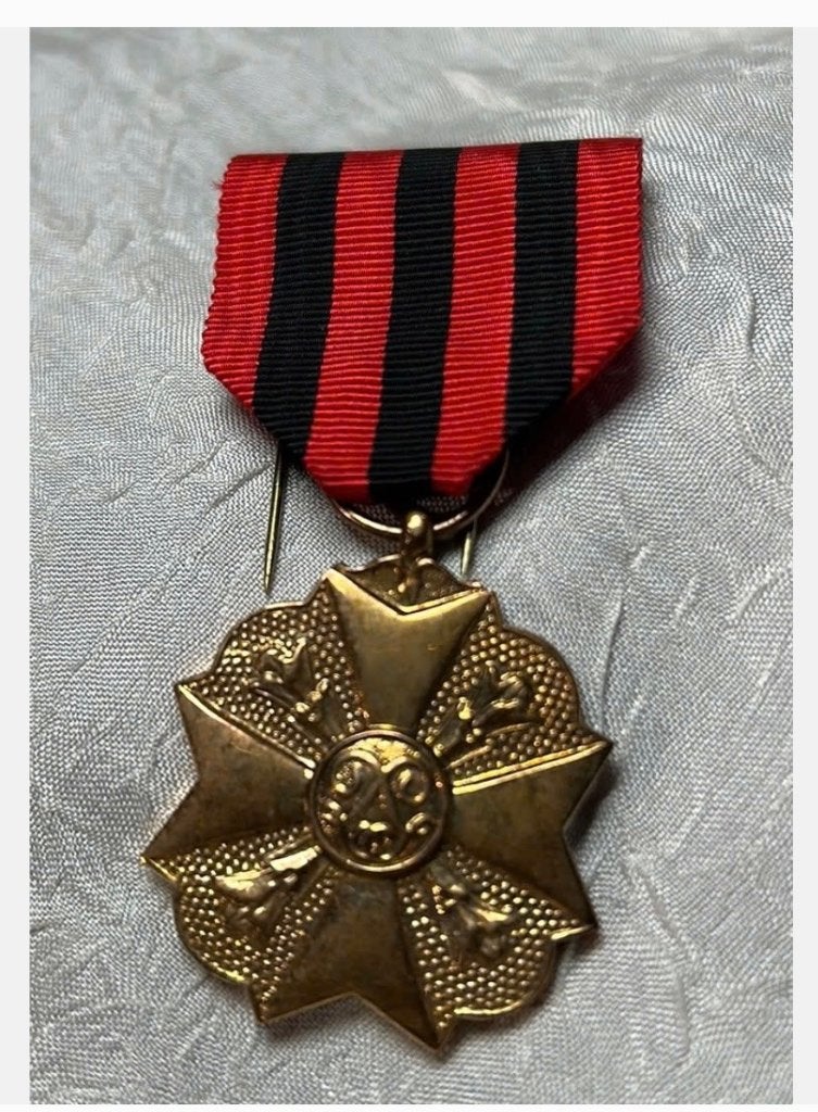 Belgische Burgerlijk Ereteken (gouden medaille 1e klasse), Postzegels en Munten, Ophalen of Verzenden, Overige materialen, Buitenland