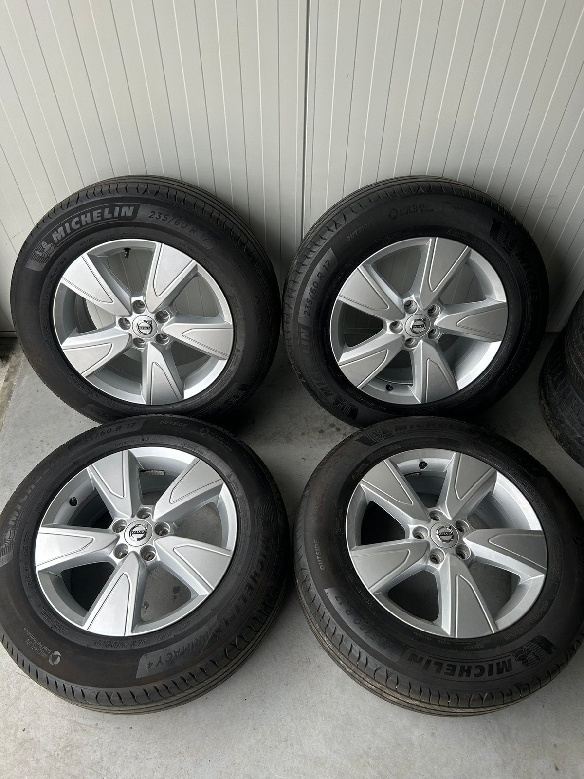 Originele Volvo XC40 Lynck en Co 5x108 17 Inch Zomer, Banden en Velgen, 17 inch, Ophalen of Verzenden, 235 mm