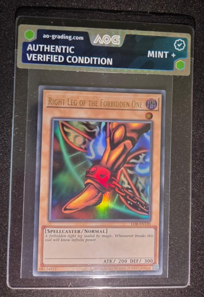 Right Leg of the Forbidden One LOB-EN120 | AO GRADING MINT+, Ophalen of Verzenden, Zo goed als nieuw, Losse kaart, Foil