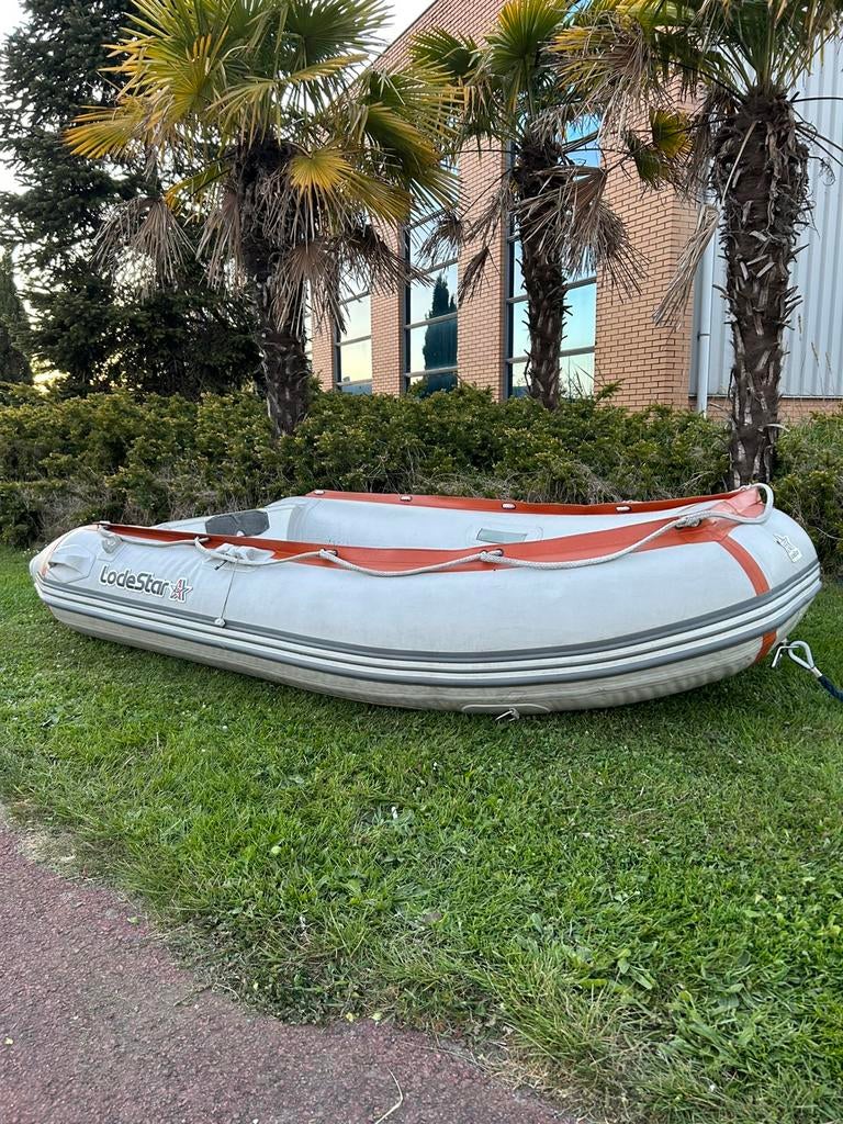 Rubberboot lodestar 5pk 4takt met trailertje, Watersport en Boten, Rubberboten, Ophalen of Verzenden, Zo goed als nieuw, Benzine