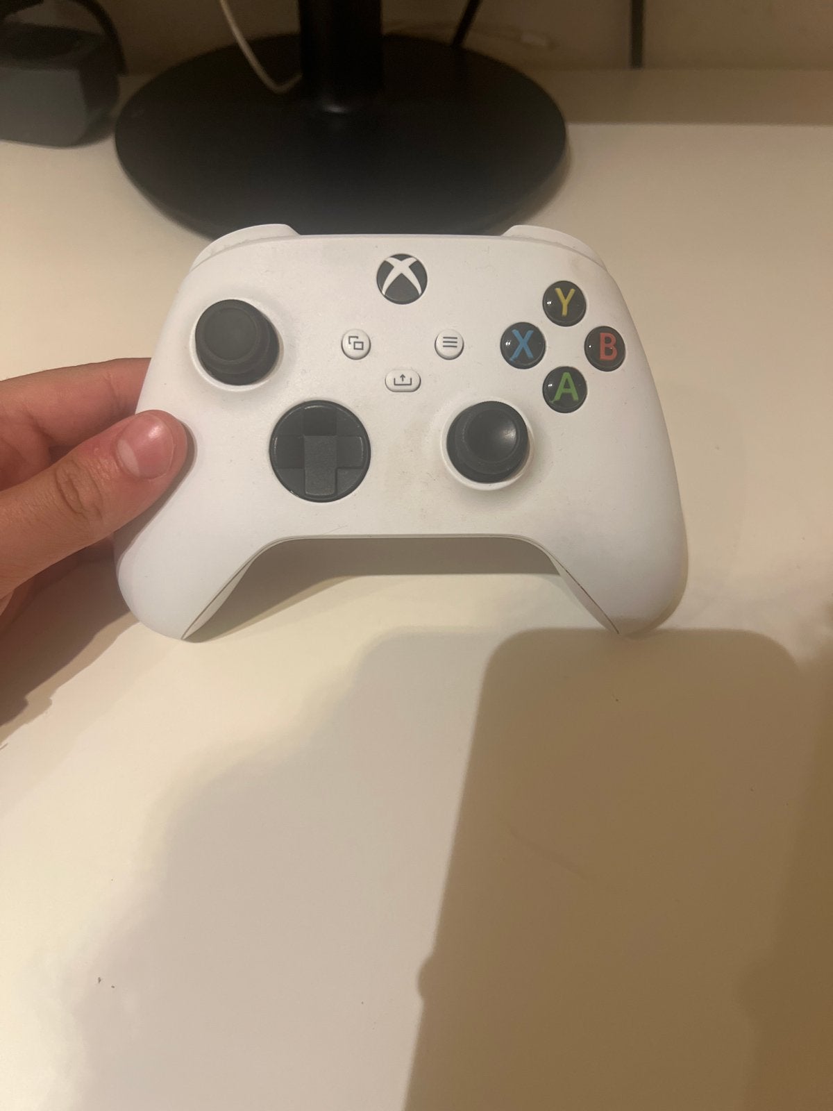 Foto 2 van Xbox Series X/S Controller Wit - Zo goed als nieuw
