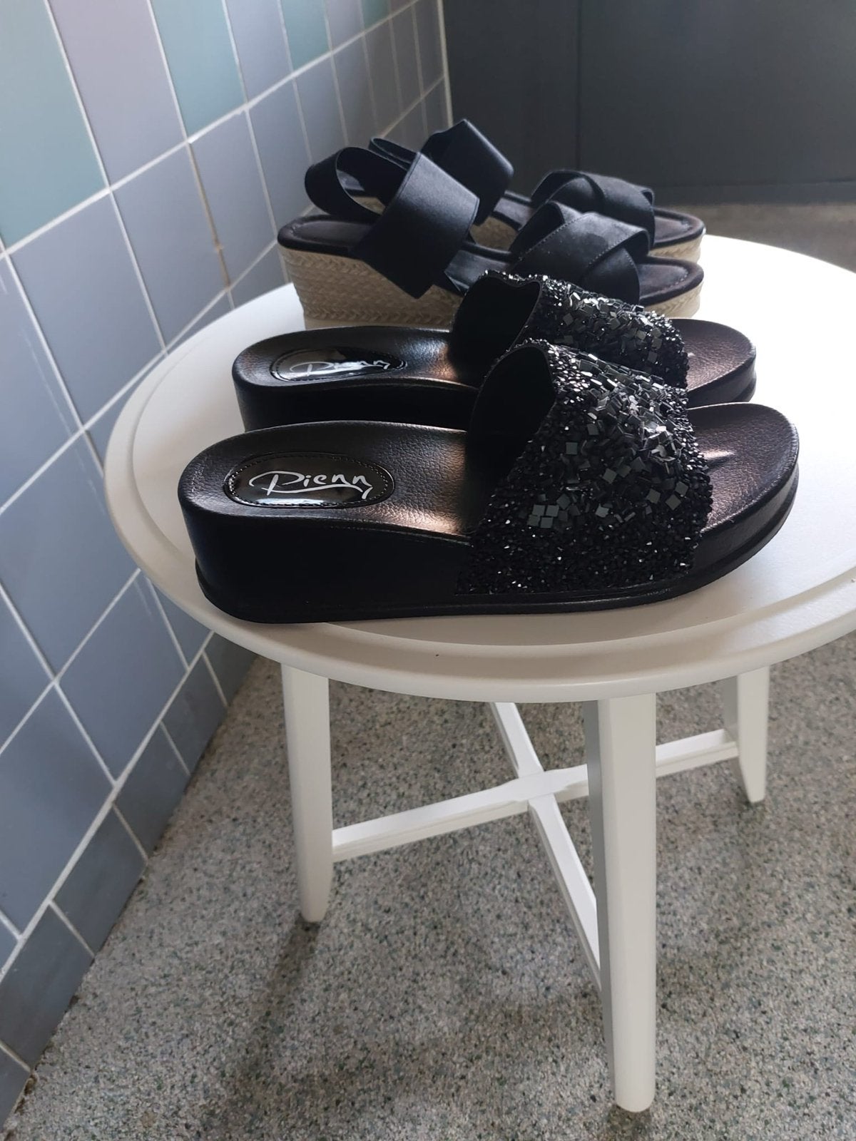 2 paar damessandalen maat 41 – €10 per paar, Ophalen of Verzenden, Zo goed als nieuw, Zwart, Sandalen of Muiltjes