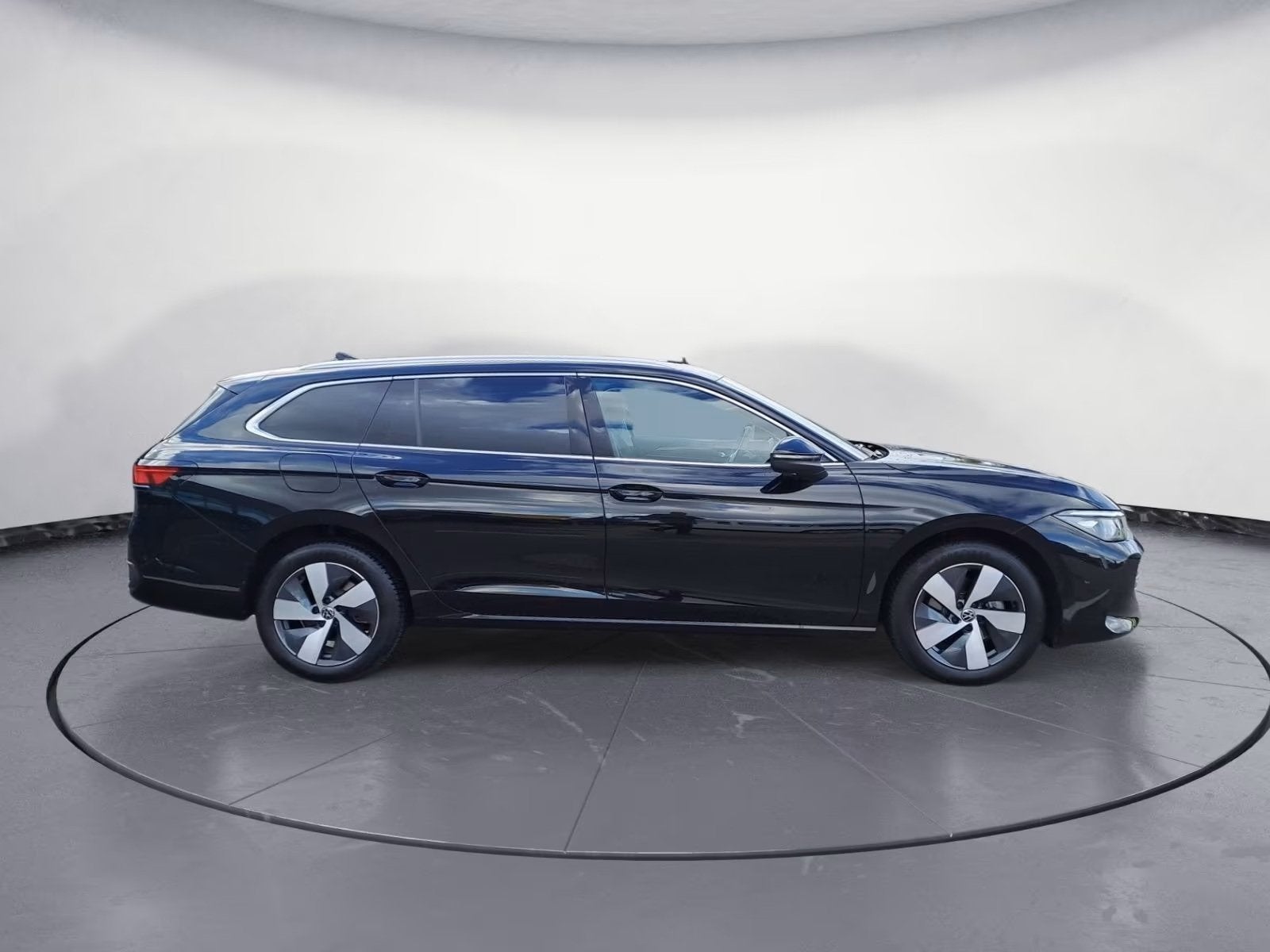 Volkswagen Passat Variant 2.0 TDI 150 PK Automaat Panorama-S, 1490 kg, Gebruikt, 4 cilinders, Zwart