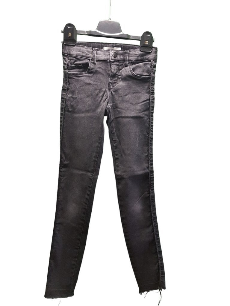 Stoere zwart-grijze NAME IT stretch spijkerbroek mt 146., Kinderen en Baby's, Kinderkleding | Maat 146, Broek, Zo goed als nieuw