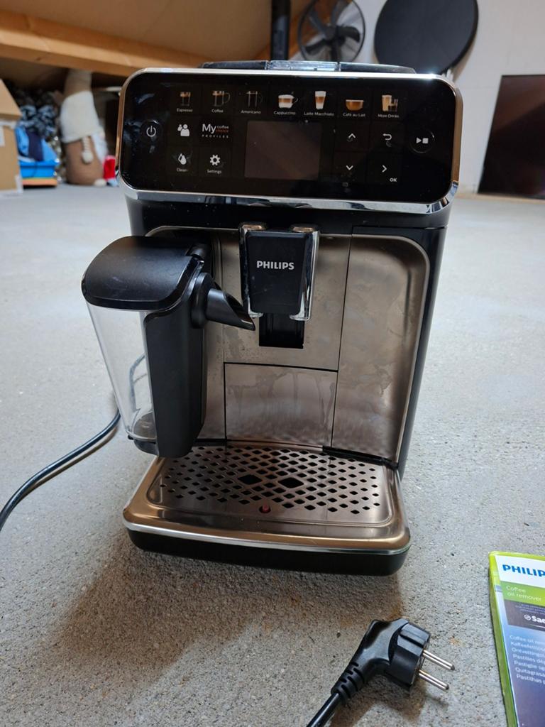 Philips latte go, Witgoed en Apparatuur, Ophalen of Verzenden, Gebruikt, Koffiemachine, Koffiebonen