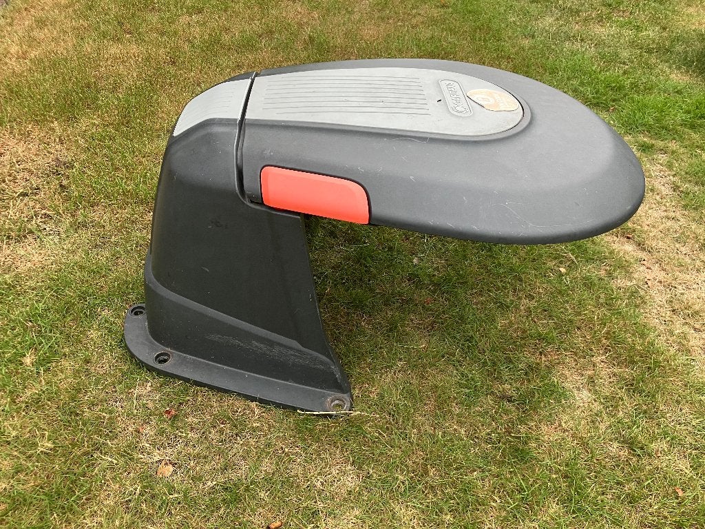 Garage / afdak voor Gardena robotmaaier, Tuin en Terras, Grasmaaiers, Ophalen, Minder dan 30 cm, Accu-grasmaaier, Zo goed als nieuw