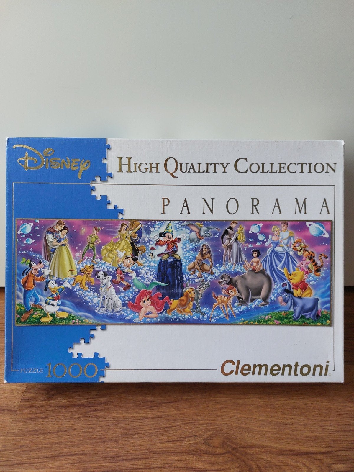 Puzzel van Clementoni • Disney Panorama • 'Disney Family', Ophalen of Verzenden, 500 t/m 1500 stukjes, Zo goed als nieuw, Legpuzzel