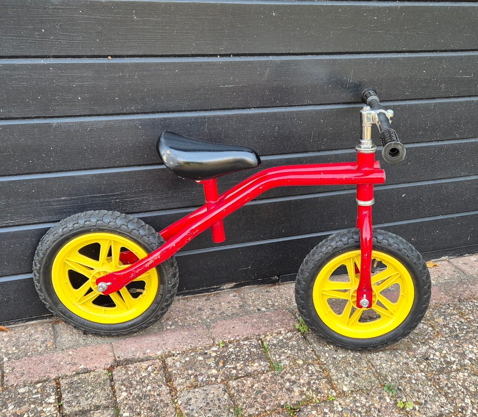 Loopfiets rood met luchtbanden - framehoogte 42cm, Ophalen, Gebruikt, Minder dan 16 inch