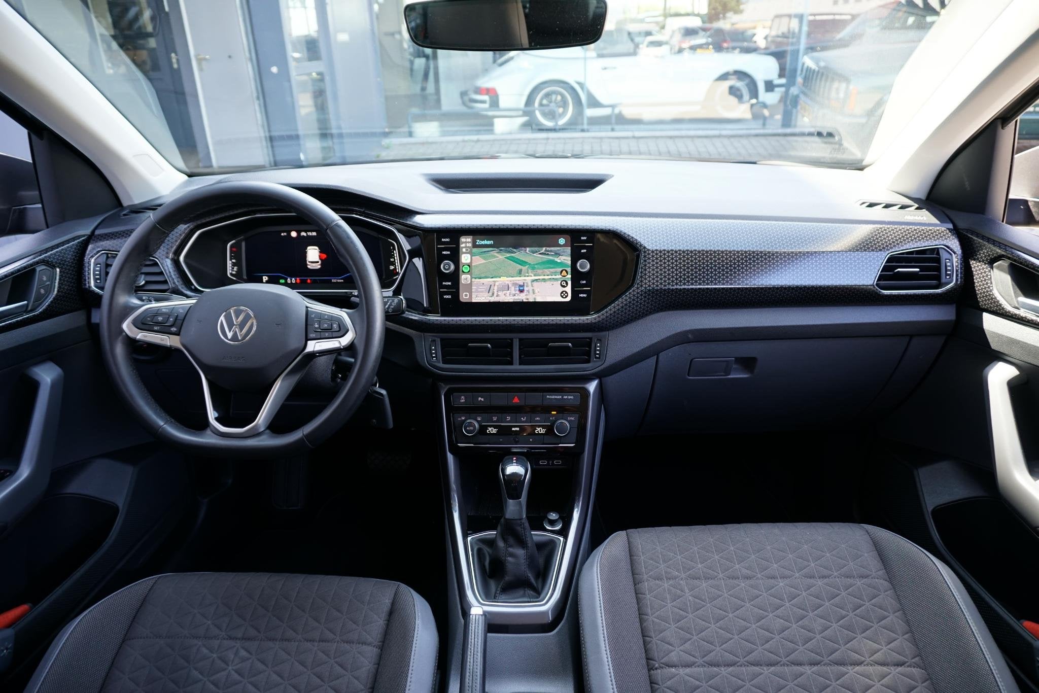 Volkswagen T-Cross 1.0 TSI Style AUT. + TREKHAAK / DIGITALE, Gebruikt, Euro 6, Origineel Nederlands, Bedrijf