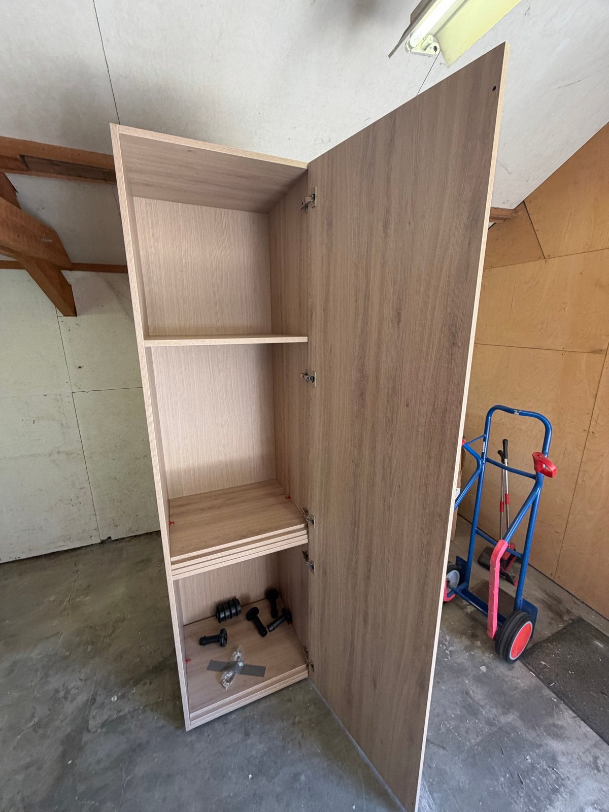 Hoge kast 220x60x60 - Nieuw, Ophalen, Nieuw