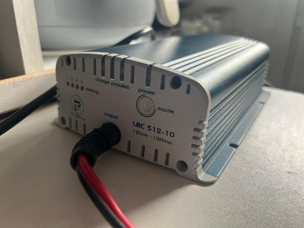 LBC 512-10 acculader / druppellader, Caravans en Kamperen, Caravan accessoires, Ophalen of Verzenden, Gebruikt