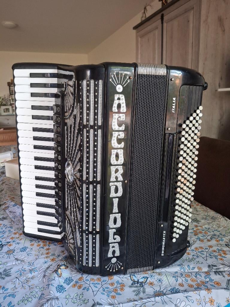 Accordeon Accordeola, Ophalen, Gebruikt, Met koffer, Toetsaccordeon