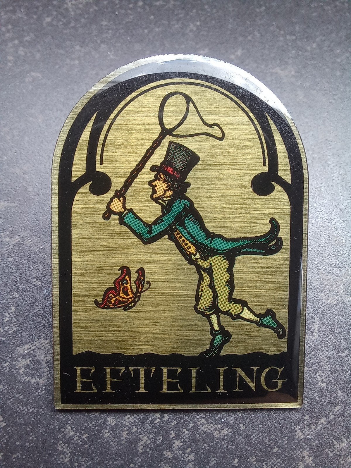 Efteling Pin Vlindervanger - Ontwerp Anton Pieck, Verzamelen, Efteling, Ophalen of Verzenden, Zo goed als nieuw, Button of Speldje