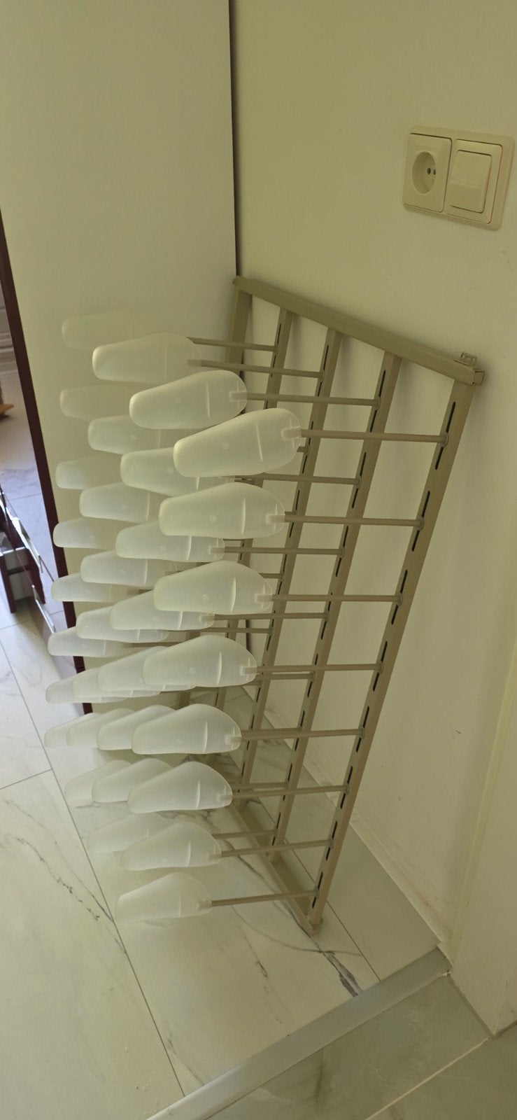 Schoenenrek met 32 schoenspanners, Ophalen, Zo goed als nieuw