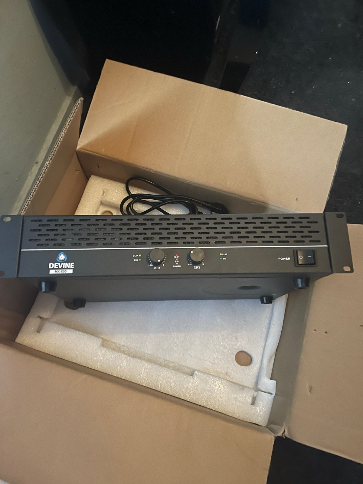 Devine MX-800 2-kanaals PA versterker, Muziek en Instrumenten, Versterkers | Keyboard, Monitor en PA, Ophalen, Zo goed als nieuw