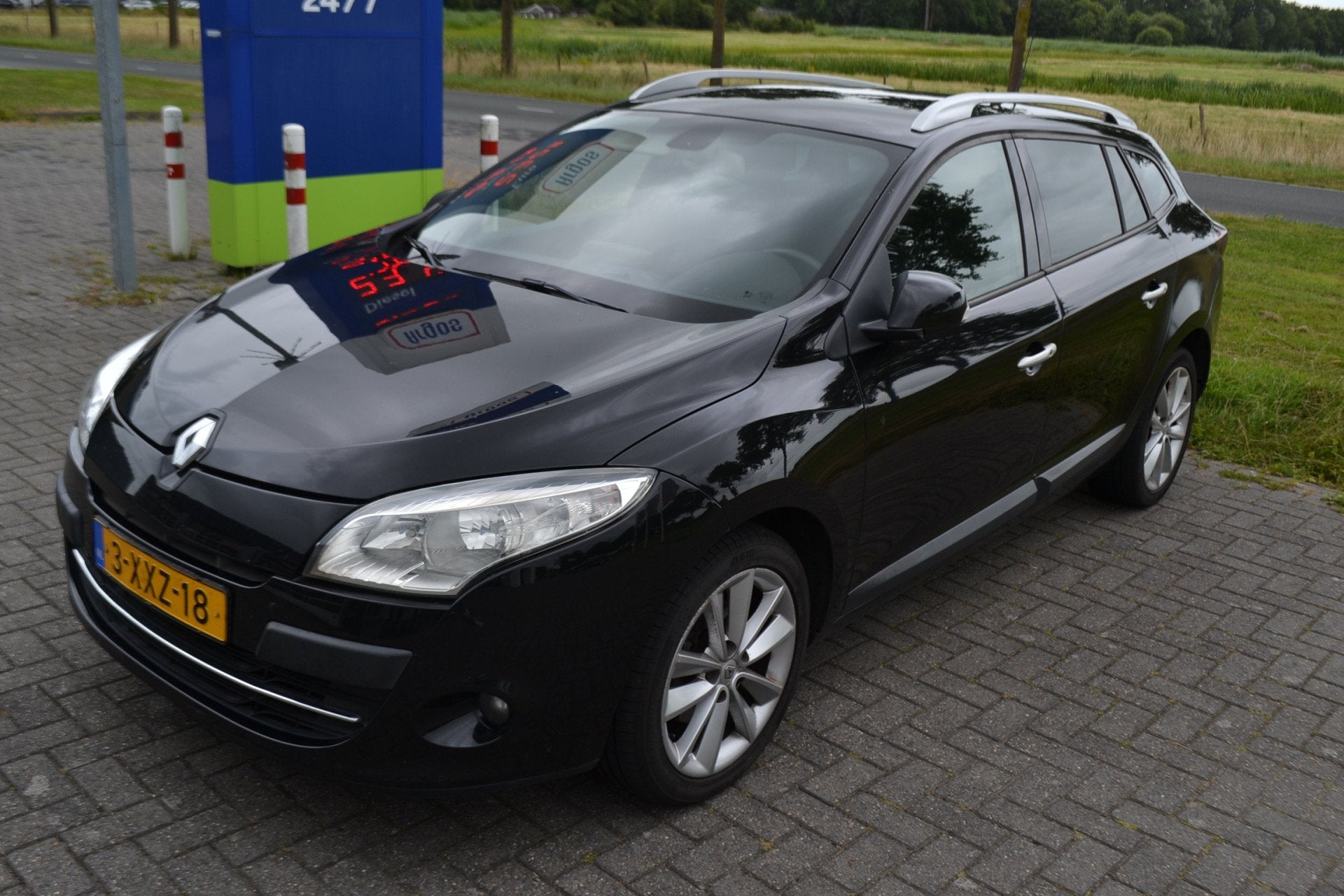 Renault Mégane Estate 1.5 dCi Bose Leer Stoelverwarming, Auto's, Renault, Voorwielaandrijving, Euro 5, Gebruikt, Zwart