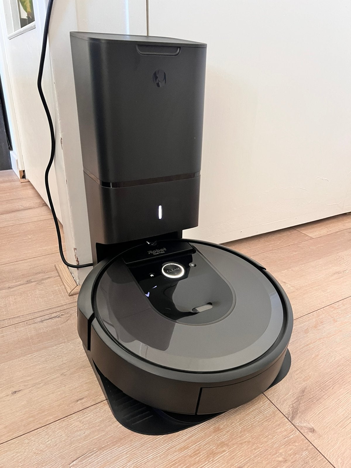 iRobot i7 Robot stofzuiger met laadstation, IRobot, Zo goed als nieuw, Robotstofzuiger, Ophalen