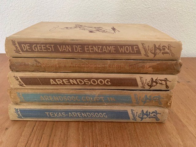Boeken Arendsoog, Ophalen, Gelezen, J. Nowee