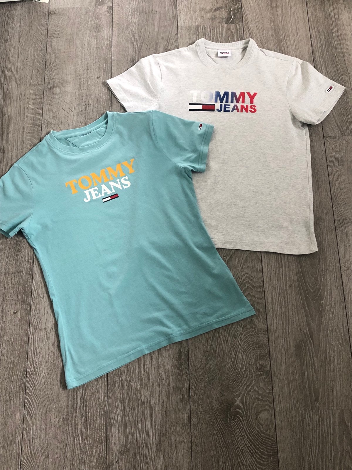 2 Tommy Hilfiger T-shirts XS - Zeer nette staat, Ophalen of Verzenden, Zo goed als nieuw