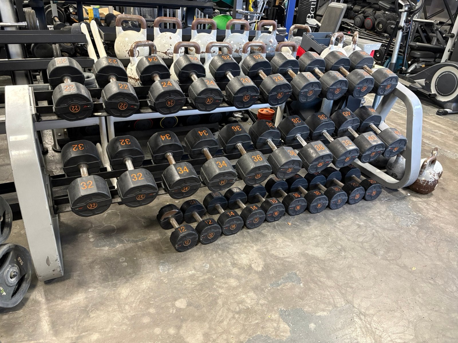 Lifemaxx dumbbells 12-40 kg gewichten incl precor rek, Sport en Fitness, Ophalen, Dumbbell, Gebruikt, Lifemaxx