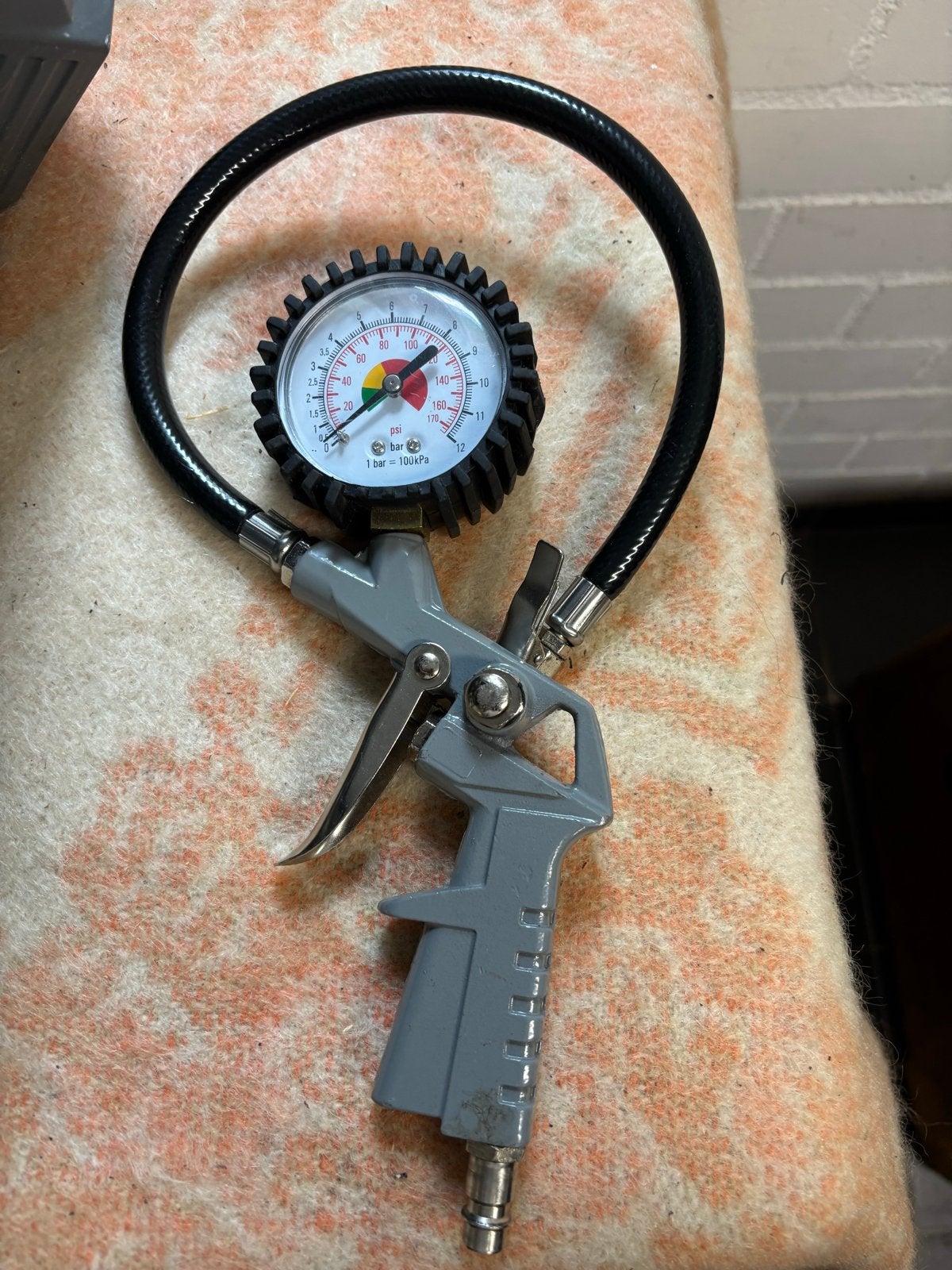 Ferrex Compressor met bandenspanningsmeter, Ophalen of Verzenden, Gebruikt