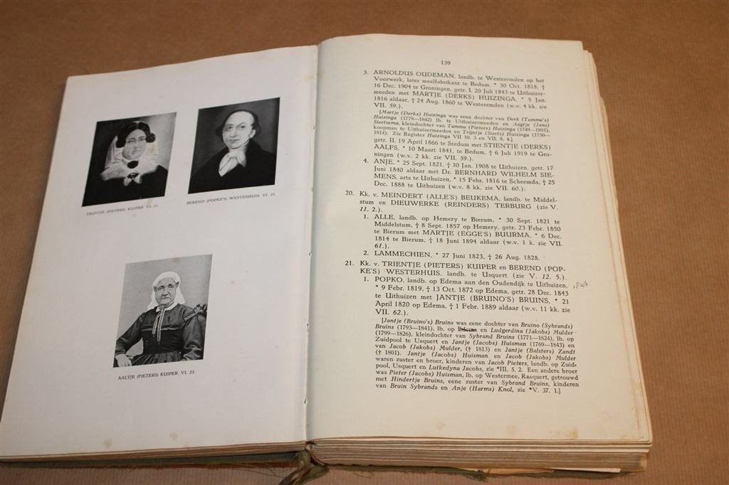 Genealogie Sijbolts & Cornelis — Warffum Groningen 1925, Boeken, Ophalen of Verzenden, Gelezen