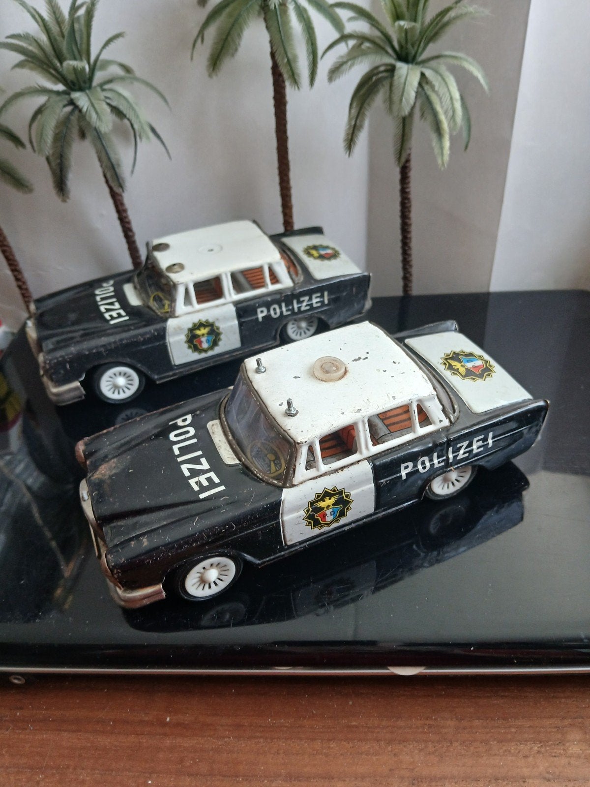 2x blikken Mercedes polizei.  Japan. Opknappers,  samen:, Antiek en Kunst, Antiek | Speelgoed, Ophalen of Verzenden