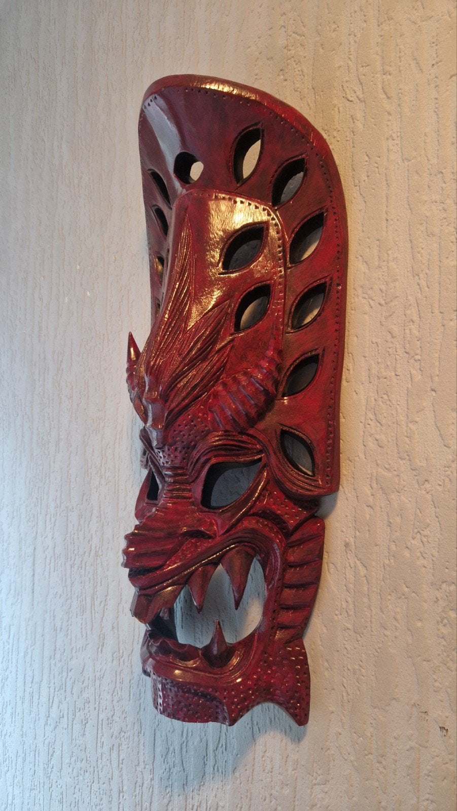 Tiki masker, Ophalen