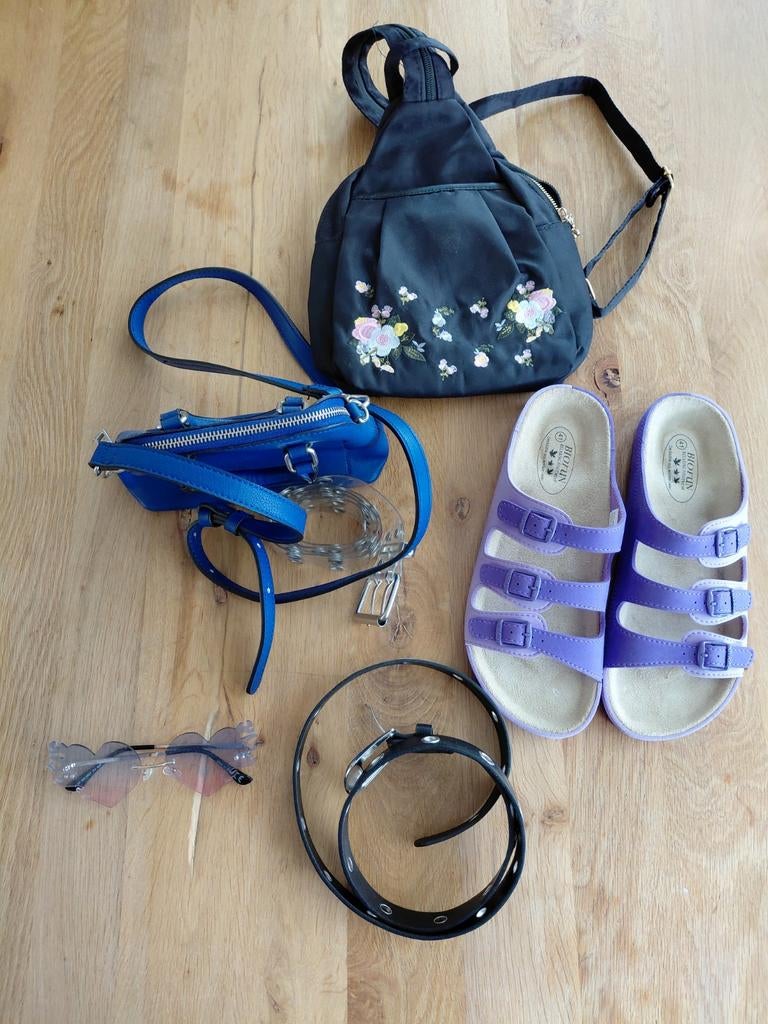 Pakket tasjes slippers riemen bril, Ophalen, 134 t/m 140, Meisje