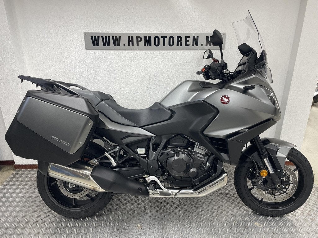 Honda NT1100 NT 1100 AN ABS TC BOVAGGARANTIE FULL OPTION, Rivium Boulevard 222-11
2909 LK  Capelle aan den Ijssel, NL, Bedrijf