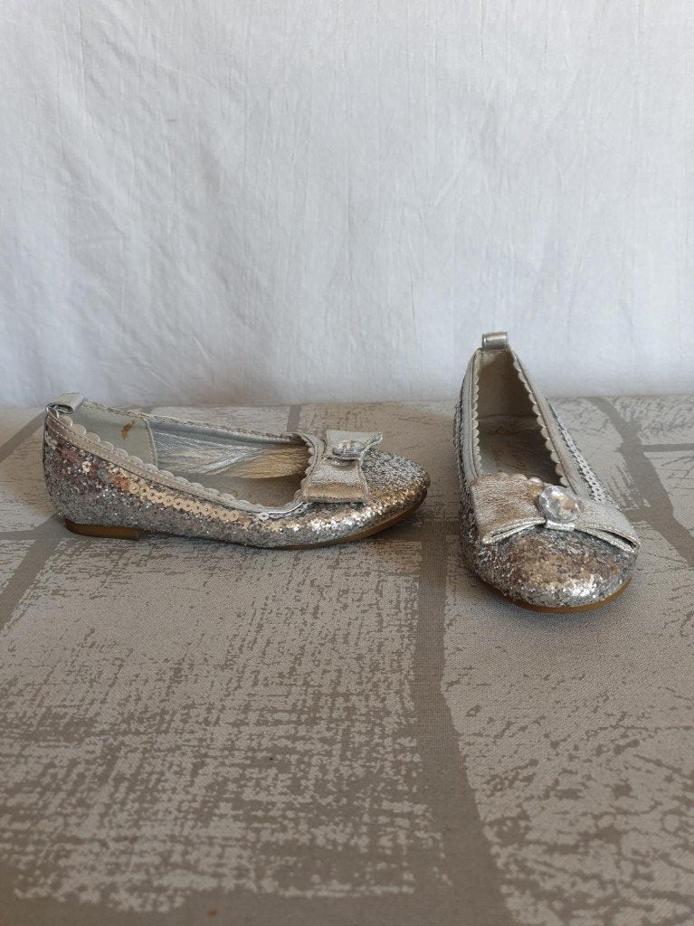 leuke zilveren schoentjes met pailettjes. Mt 27 Merk Disney, Meisje, ., Schoenen, Ophalen of Verzenden