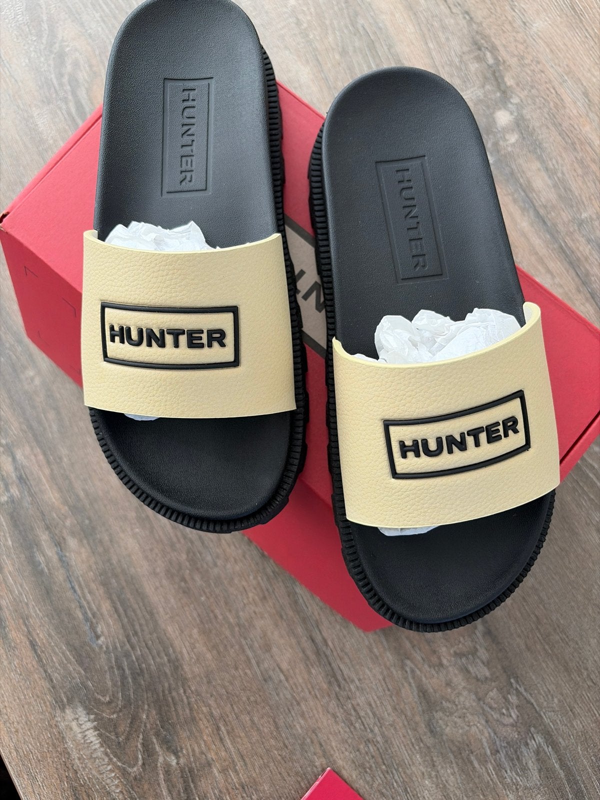 Hunter slippers, maat 39, Ophalen of Verzenden, Nieuw, Beige, Slippers