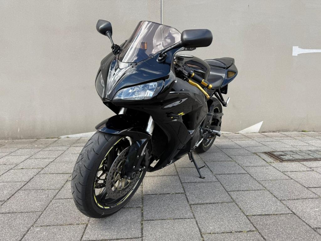Honda CBR1000RR SC57 | Akrapovič | 37DKM, Sportuitlaat, Occasion, 4 cilinders, Motorrijbewijs A