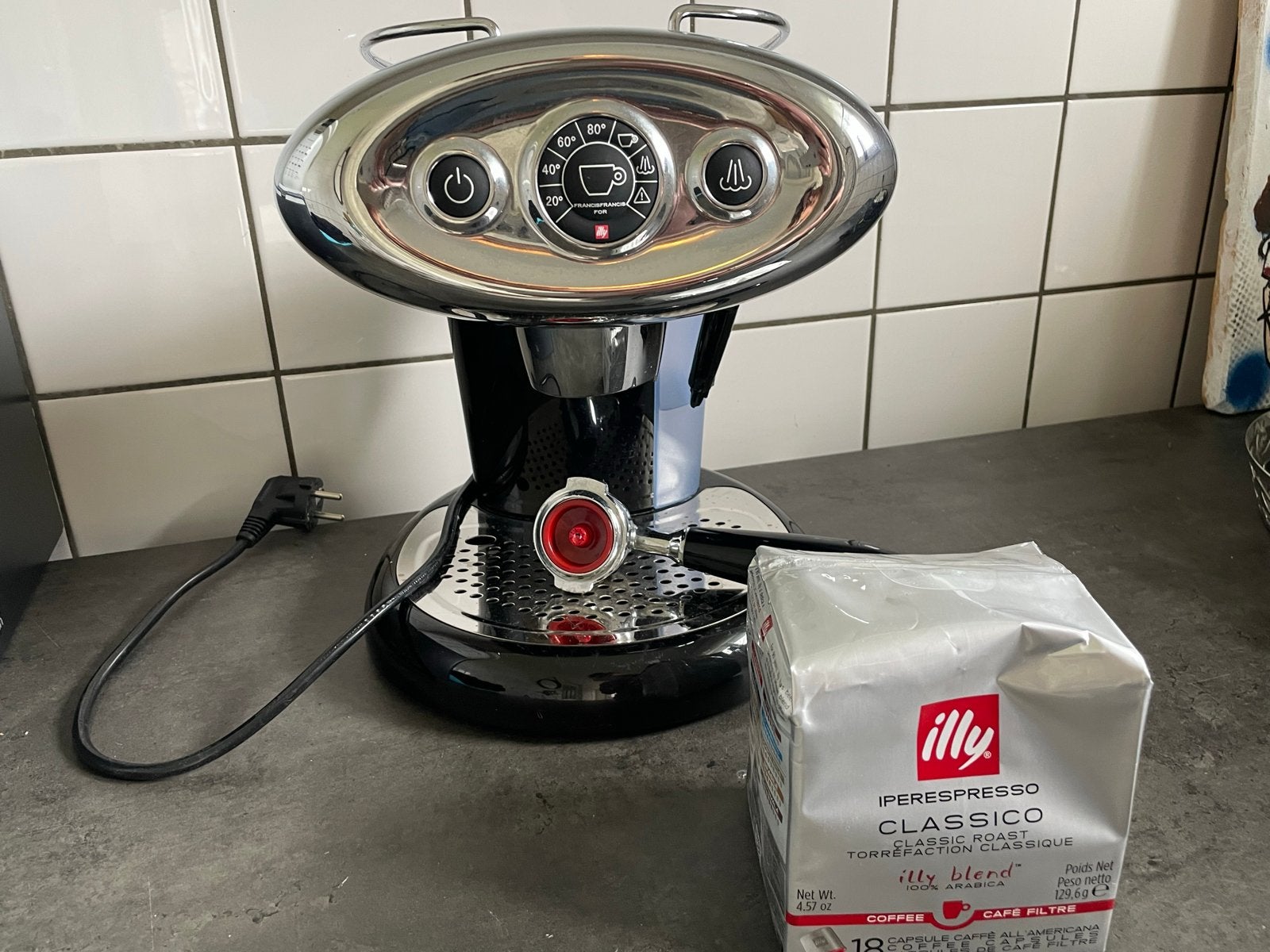 Illy Iperespresso Koffiemachine - Perfecte Espresso Thuis, Koffiepads en cups, Espresso apparaat, Ophalen of Verzenden, Zo goed als nieuw