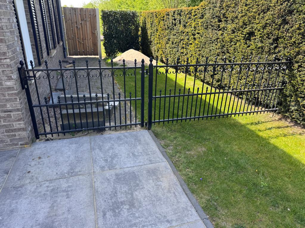 Donkerblauw sierhekwerk met poort - Gebruikt, Ophalen, Met poort, Gebruikt, Sierhekwerk