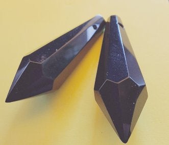 2 zwarte glas kristal pegels. topgeboord. 35,4x1,5mm, Ophalen of Verzenden, Nieuw, Hanger