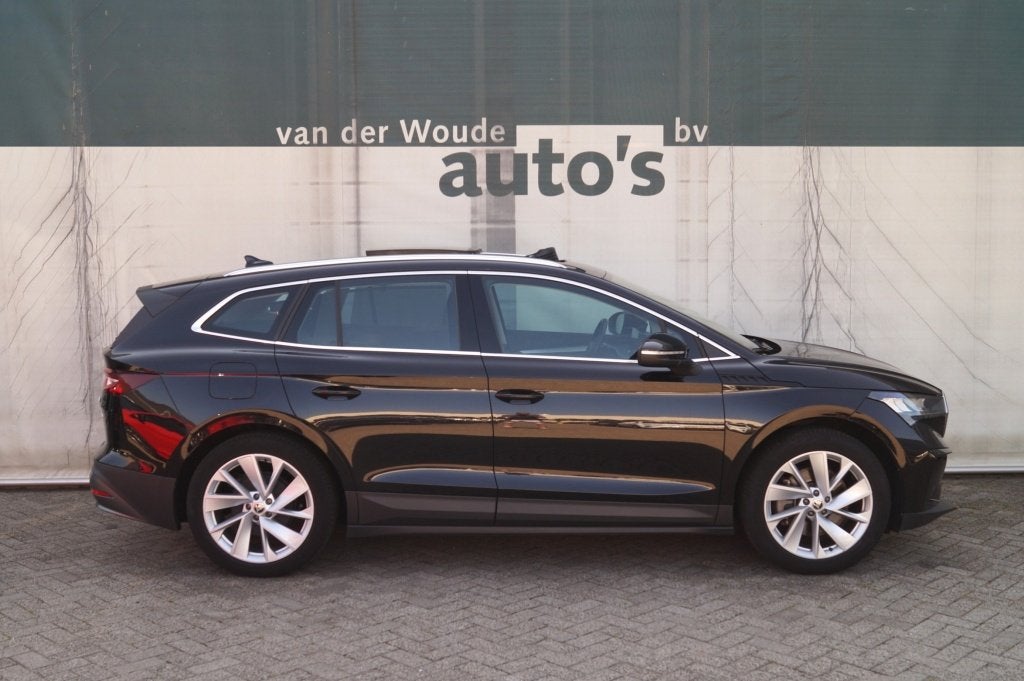 Skoda Enyaq iV 80 204pk 77kWh -SOH91%-PANO-TREKHAAK-ECC-PDC-, Auto's, Skoda, Gebruikt, Leder en Stof, Zwart, 420 min