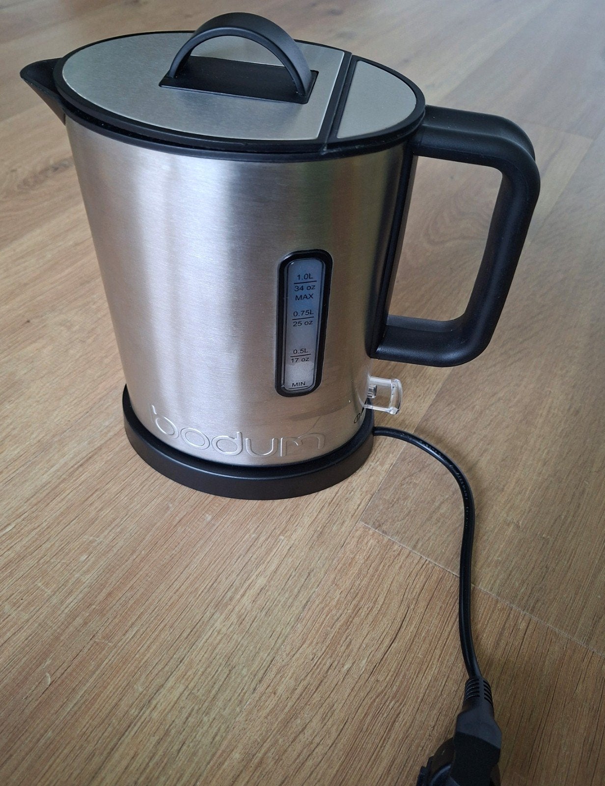 Bodum RVS Waterkoker 1 Liter - Snoer oprolbaar, 1 tot 2 liter, Ophalen of Verzenden, Gebruikt, Rvs