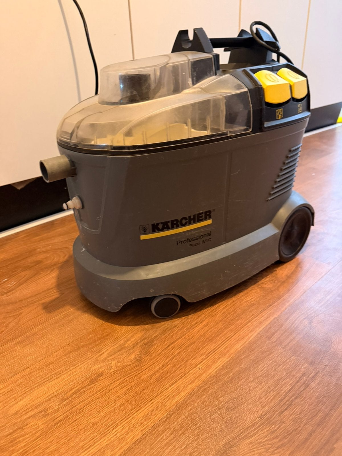 Karcher Puzzi 8/1C Waterstofzuiger zonder slang, Doe-het-zelf en Verbouw, Reinigingsmachines, Ophalen of Verzenden, Gebruikt, Waterstofzuiger