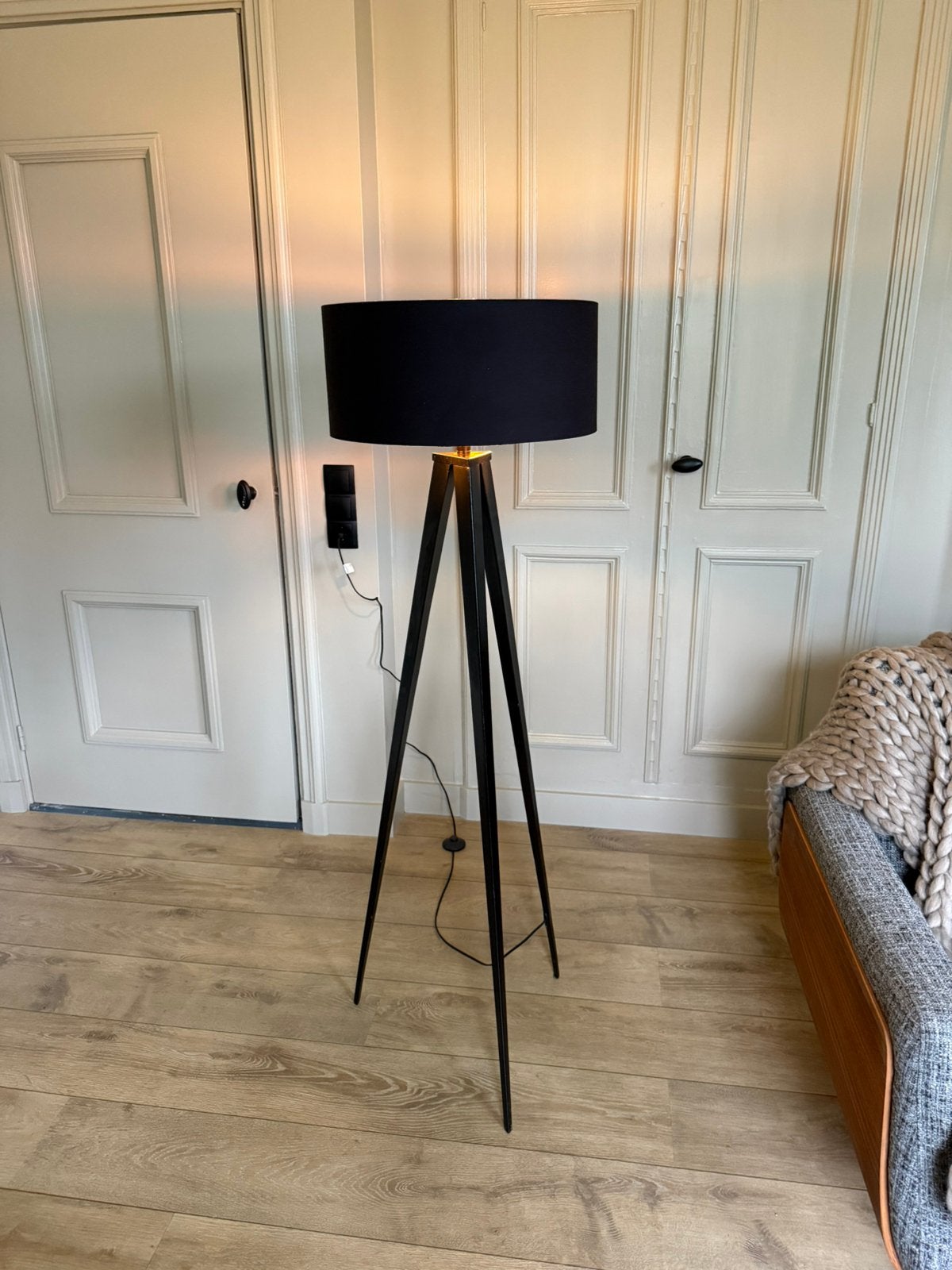 Moderne vloerlamp zwart, Ophalen, Zo goed als nieuw