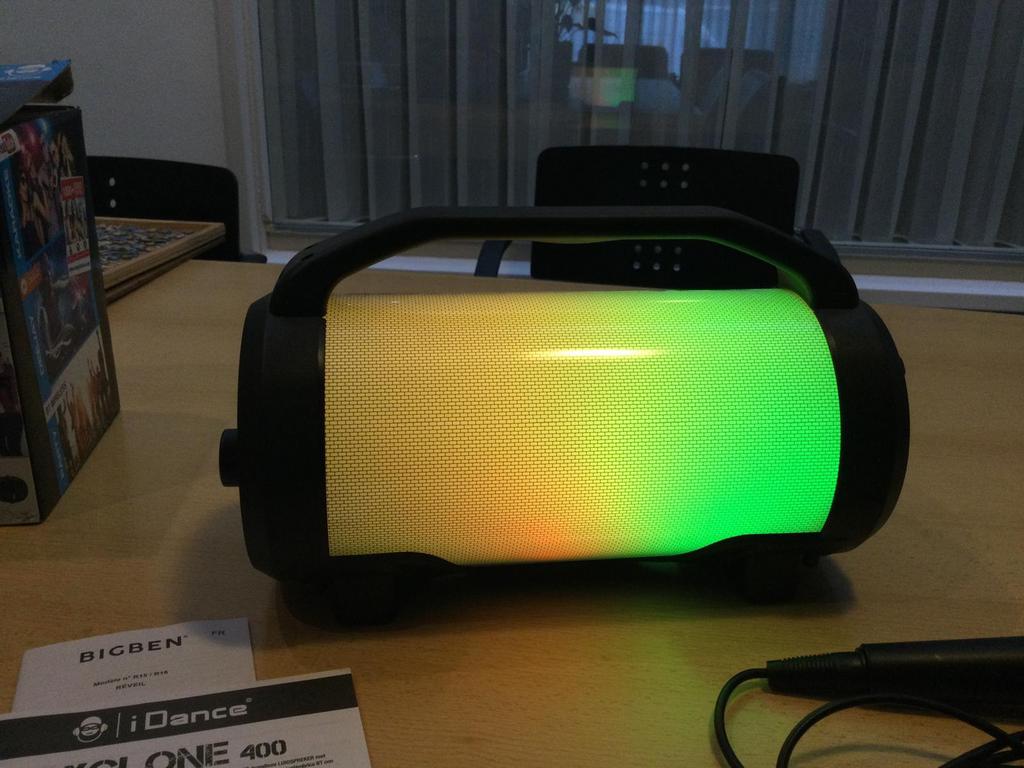 Party speaker met disco licht, Muziek en Instrumenten, Ophalen of Verzenden, Zo goed als nieuw, Licht