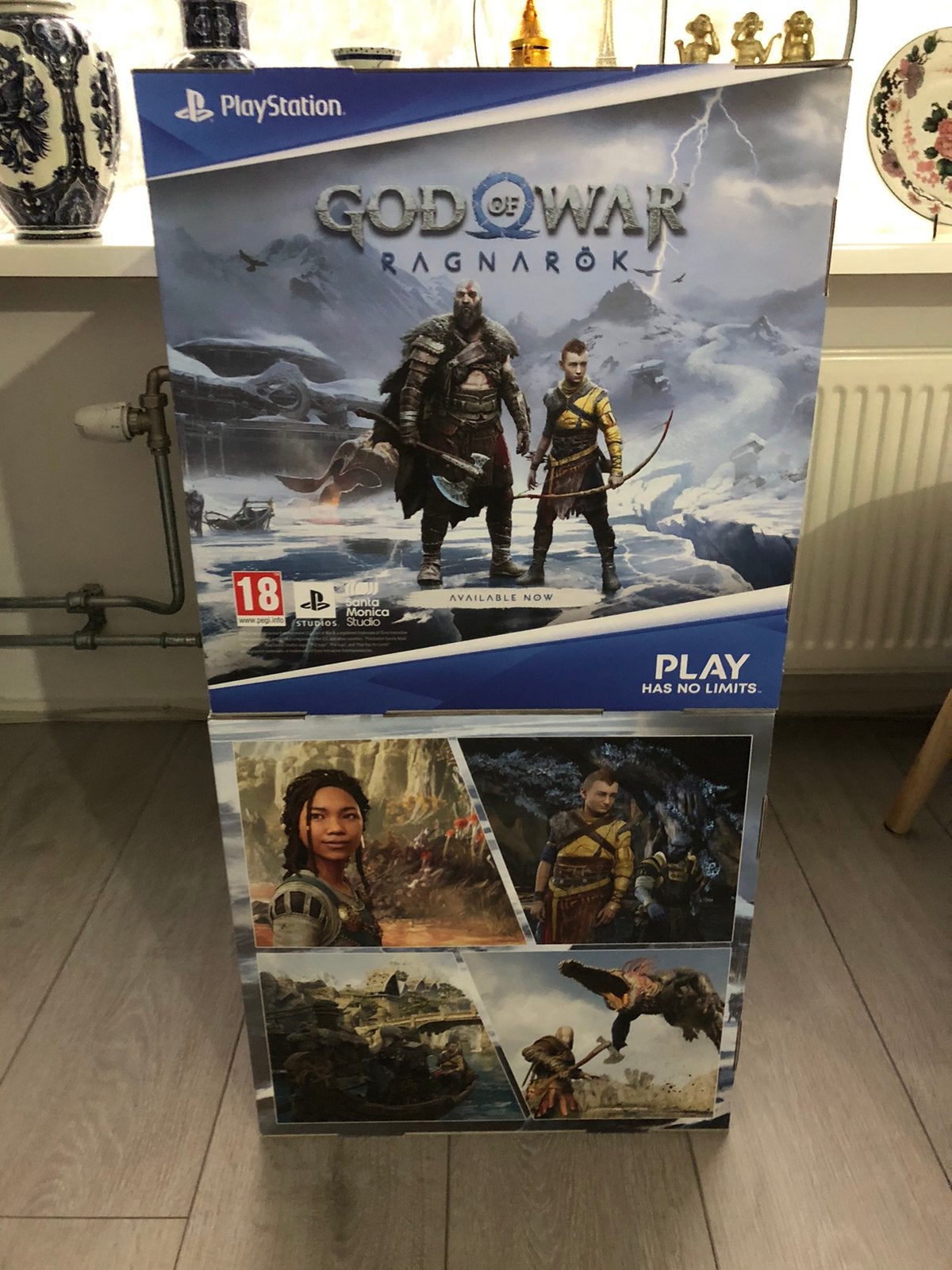 PlayStation God of War Ragnarok Display stand Box, Spelcomputers en Games, Ophalen, Zo goed als nieuw