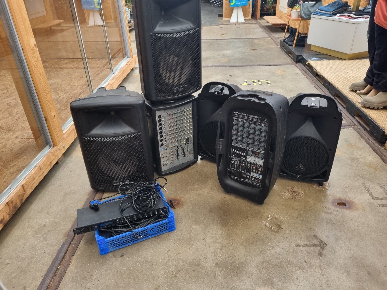 Complete PA-set: Silk Road speakers, Behringer mixer, Audio, Tv en Foto, Gebruikt, Ophalen, 150 watt of meer, Speakerset
