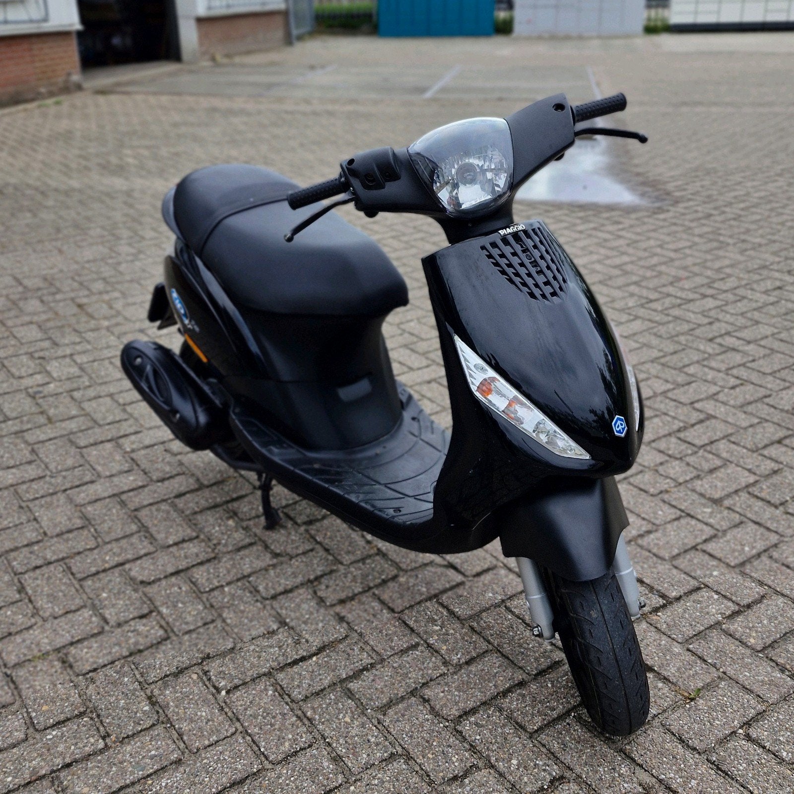 Piaggio Zip Scooter - Zwart, Ophalen, Zip, Zo goed als nieuw, Benzine