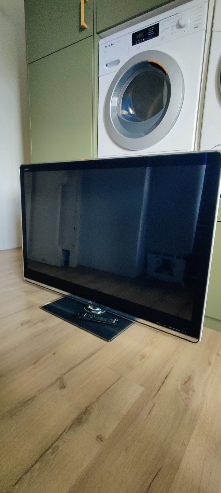Sharp Aquos LCD, LC-52LE820E *GEEN SMART TV*, Ophalen, 120 Hz, 100 cm of meer, Sharp