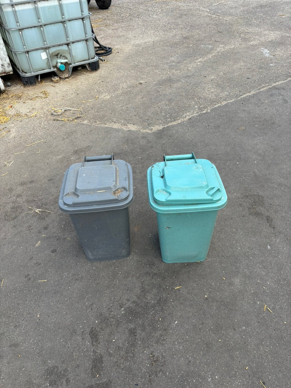 2 voercontainers, Dieren en Toebehoren, Pluimvee, Meerdere dieren, Kip