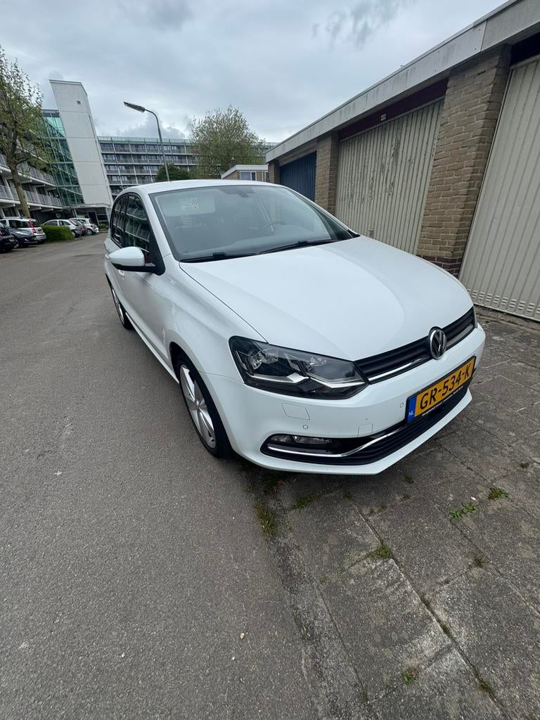 Volkswagen Polo 1.2 TSI 81KW BMT DSG 2015 Wit, 1063 kg, Origineel Nederlands, Particulier, 1100 kg