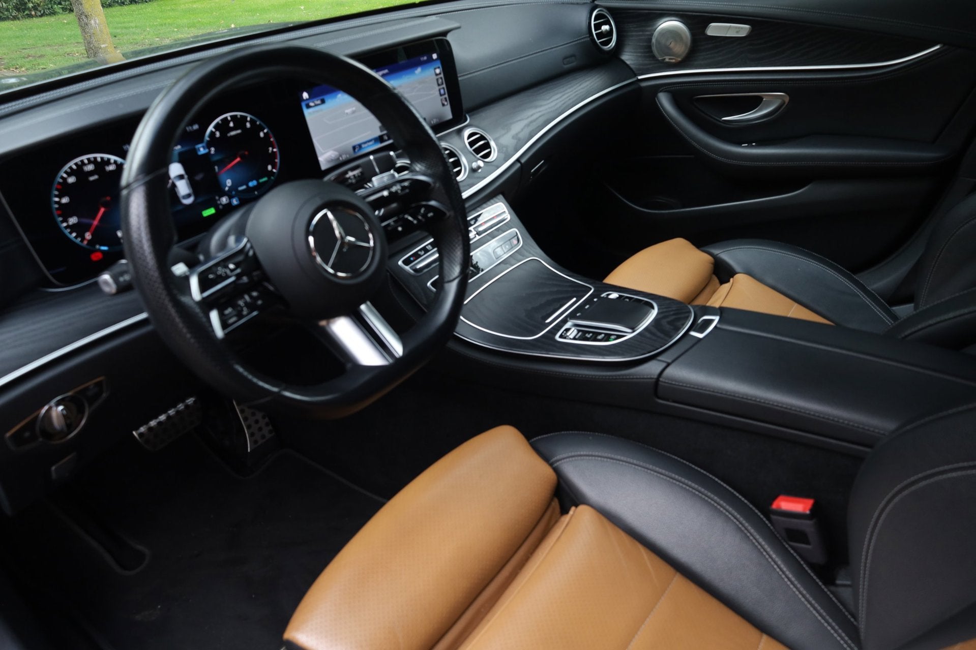 Mercedes-Benz E-klasse 200 Business Solution AMG Aut. | 63-A, Automaat, Dealer onderhouden, Achterwielaandrijving, Gebruikt