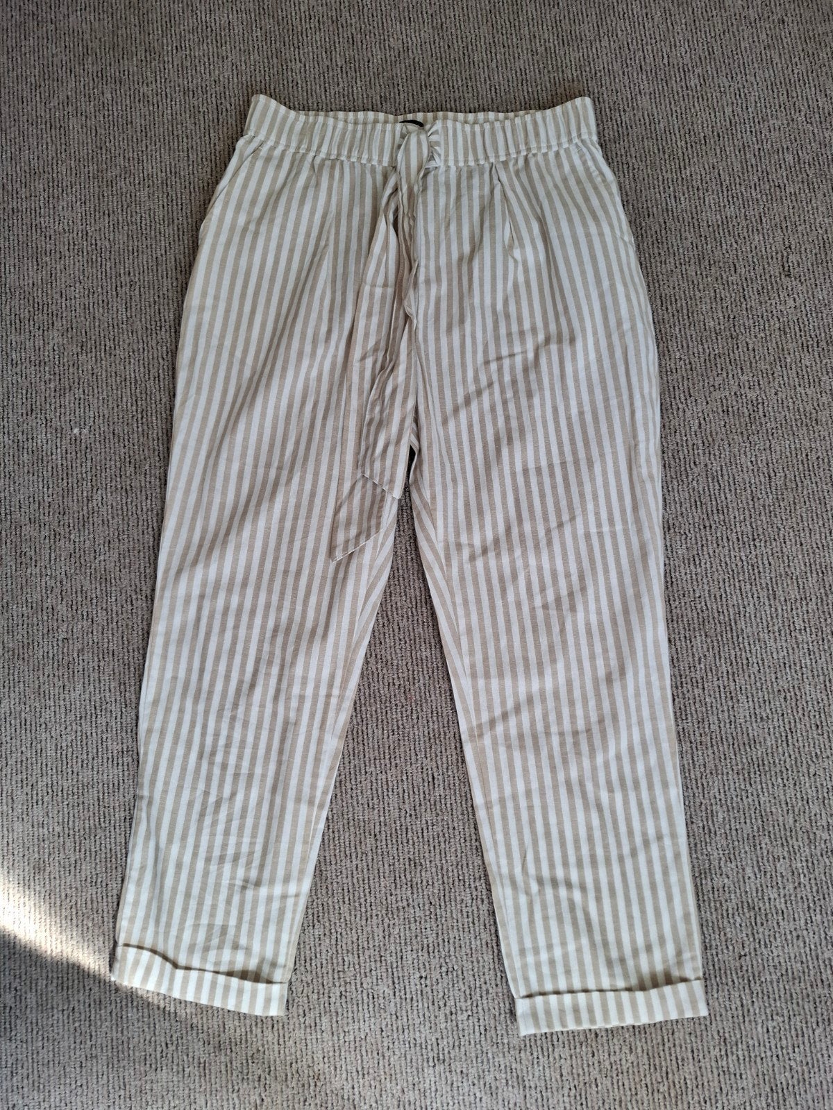 Zara gestreepte broek beige/wit met strikceintuur – maat M, Maat 38/40 (M), Nieuw, Ophalen of Verzenden, Lang